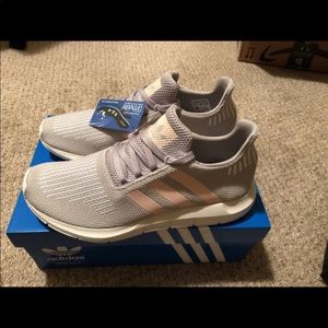 Women’s Adidas Swift Run size 8.5